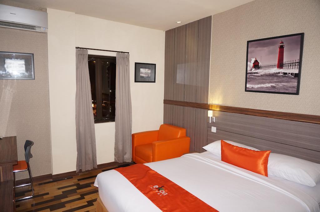 Ekon Hotel Yogyakarta Exterior foto